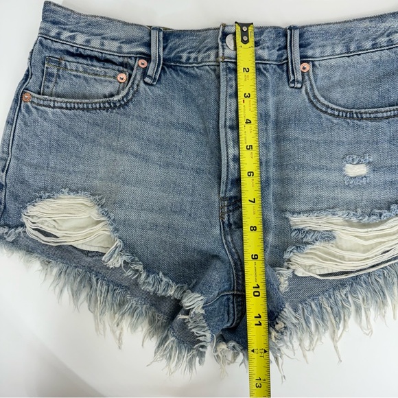 We The Free People Distressed Fringe Hem High Waisted Cutoff Jean Shorts Size 27 - Picture 14 of 16